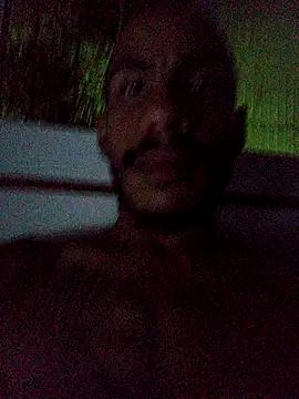 Snapshot of mavambo2 chatting on 11/01/25, 03:52 mavambo2 online show from 11/01/25, 03:52