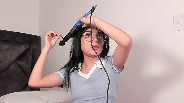 Snapshot of SamanthaRivas_ chatting on 09/26/25, 11:31 SamanthaRivas  online show from 09/26/25, 11:31