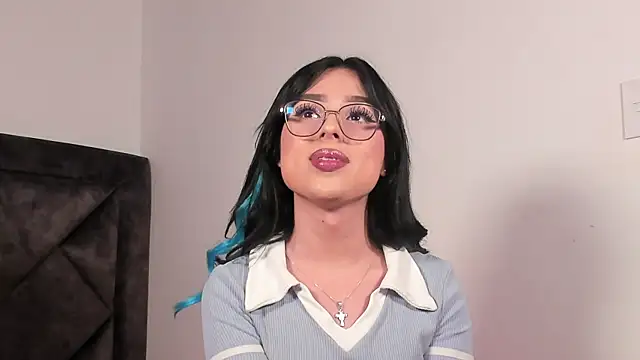 Snapshot of SamanthaRivas_ chatting on 10/11/25, 03:06 SamanthaRivas  online show from 10/11/25, 03:06