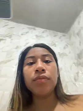 Snapshot of Daliz chatting on 10/14/25, 04:02 Daliz online show from 10/14/25, 04:02