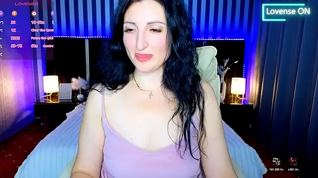 Snapshot of MissRossi chatting on 11/06/25, 08:21 MissRossi online show from 11/06/25, 08:21