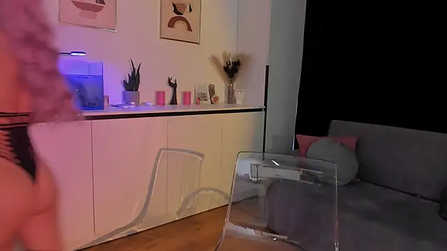 EvaBllake online show from 10/09/25, 04:54