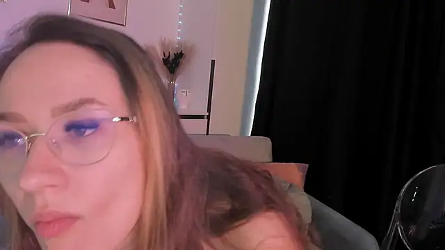 EvaBllake online show from 10/27/25, 06:06