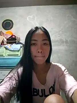 Snapshot of SweetMissPinay18 chatting on 05/23/26, 02:10 SweetMissPinay18 online show from 05/23/26, 02:10