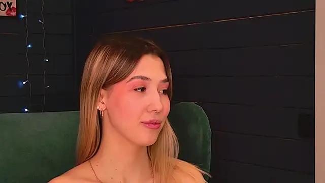 Snapshot of Bella_svon chatting on 03/29/26, 08:14 Bella svon online show from 03/29/26, 08:14