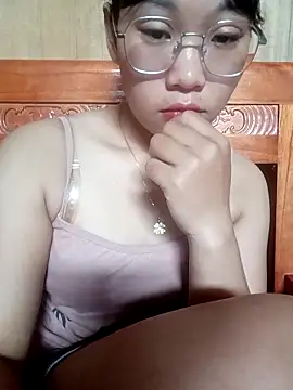 Snapshot of Maimai00 chatting on 09/09/25, 02:11 Maimai00 online show from 09/09/25, 02:11