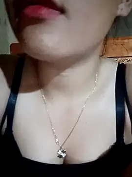 Snapshot of Maimai00 chatting on 09/16/25, 01:23 Maimai00 online show from 09/16/25, 01:23