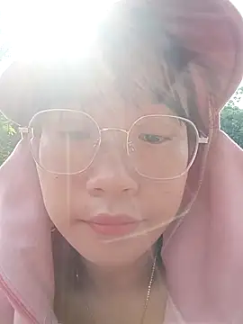 Snapshot of Maimai00 chatting on 09/21/25, 02:13 Maimai00 online show from 09/21/25, 02:13