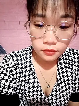 Snapshot of Maimai00 chatting on 10/23/25, 04:34 Maimai00 online show from 10/23/25, 04:34