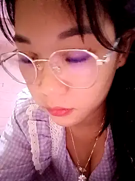 Snapshot of Maimai00 chatting on 10/27/25, 02:04 Maimai00 online show from 10/27/25, 02:04