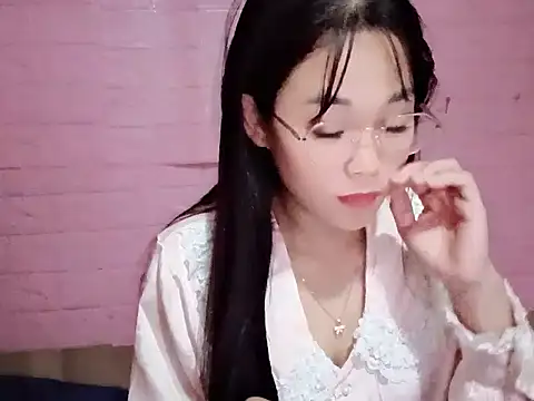 Snapshot of Maimai00 chatting on 11/05/25, 12:10 Maimai00 online show from 11/05/25, 12:10