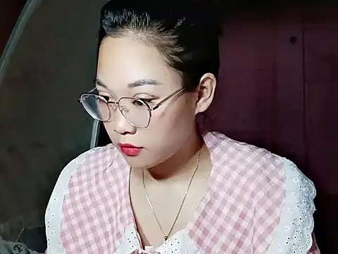 Snapshot of Maimai00 chatting on 11/10/25, 02:32 Maimai00 online show from 11/10/25, 02:32