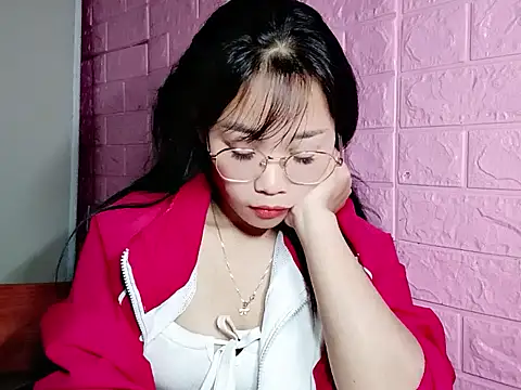 Snapshot of Maimai00 chatting on 11/16/25, 05:07 Maimai00 online show from 11/16/25, 05:07