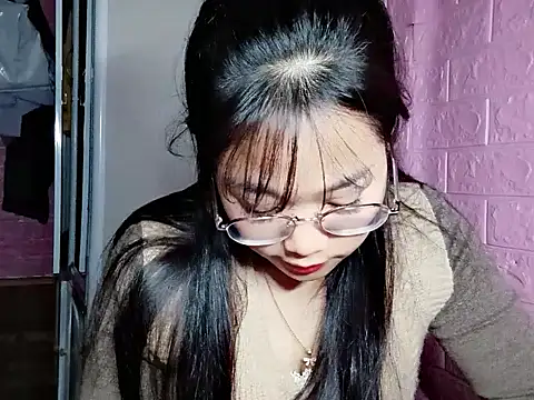 Snapshot of Maimai00 chatting on 11/26/25, 12:28 Maimai00 online show from 11/26/25, 12:28