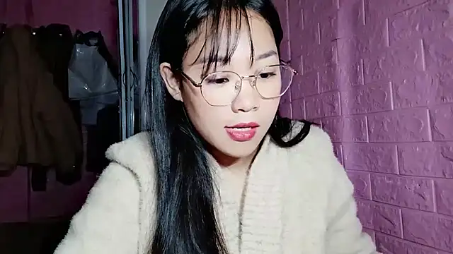 Snapshot of Maimai00 chatting on 11/27/25, 02:02 Maimai00 online show from 11/27/25, 02:02