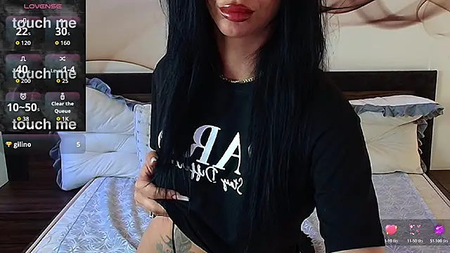 Snapshot of NaomiScarlet chatting on 07/14/26, 10:21 NaomiScarlet online show from 07/14/26, 10:21