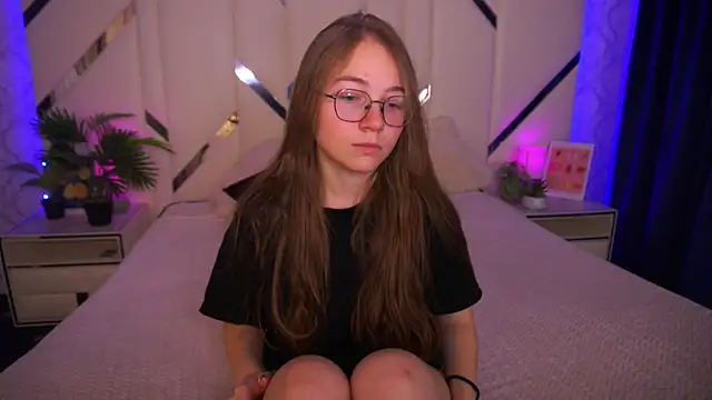 ArrinaWairr online show from 11/03/25, 08:48