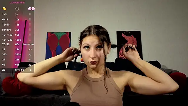 TrixiBell online show from 09/17/25, 04:14