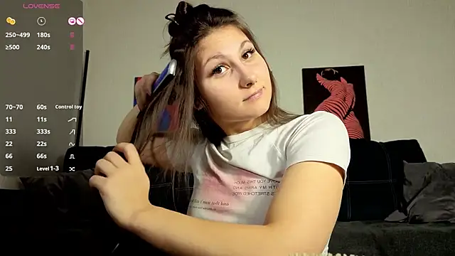 TrixiBell online show from 11/29/25, 05:10