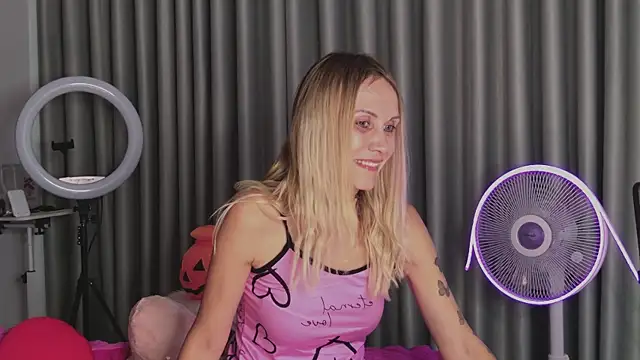 goddess kate   online show from 10/28/25, 08:40