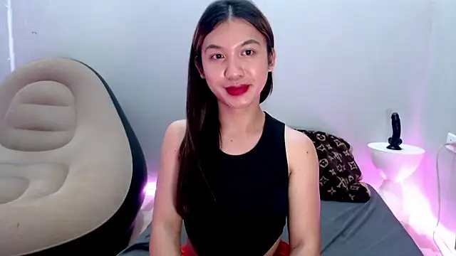 LucyApalla online show from 09/25/25, 12:20