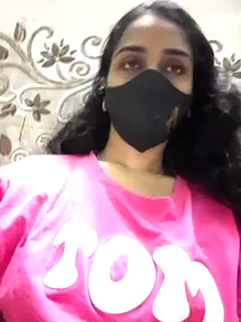 Snapshot of Zoya_G chatting on 09/13/25, 01:11 Zoya G online show from 09/13/25, 01:11