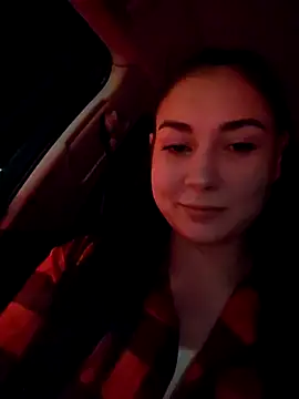 Snapshot of SaraViss20 chatting on 09/08/25, 07:35 SaraViss20 online show from 09/08/25, 07:35