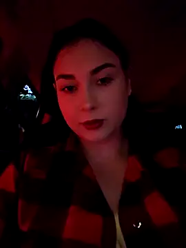 Snapshot of SaraViss20 chatting on 09/28/25, 10:15 SaraViss20 online show from 09/28/25, 10:15