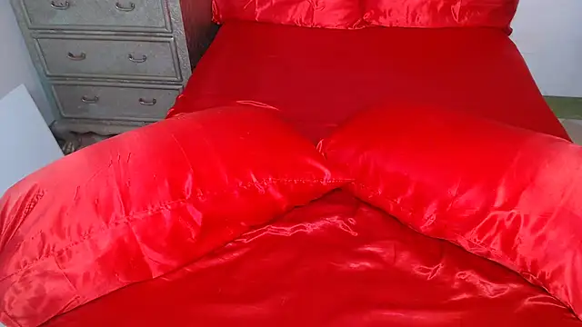 Ambra  online show from 10/26/25, 02:56