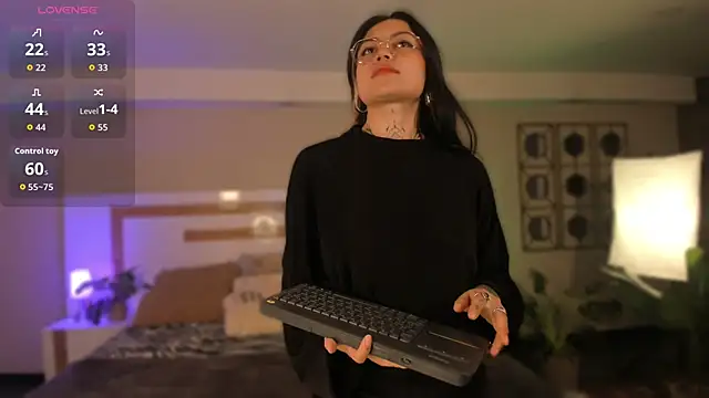 Snapshot of anne_dh chatting on 09/30/25, 02:05 anne dh online show from 09/30/25, 02:05