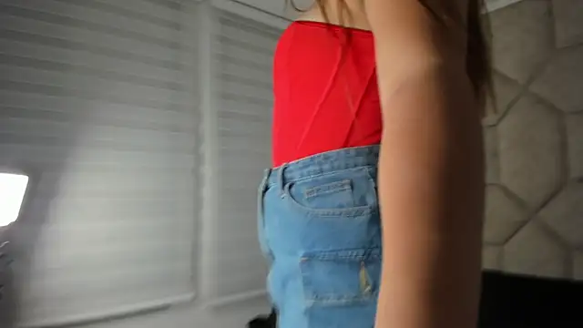 Snapshot of Rosse_Evans_3 chatting on 09/25/25, 01:31 Rosse Evans 3 online show from 09/25/25, 01:31