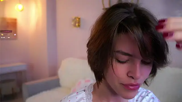 EleneButton online show from 10/04/25, 01:25