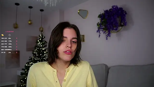 EleneButton online show from 12/21/25, 01:02