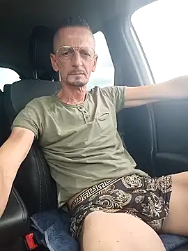 Snapshot of fabius720 chatting on 10/20/25, 11:54 fabius720 online show from 10/20/25, 11:54