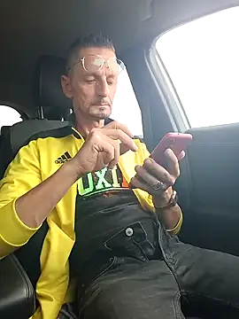 Snapshot of fabius720 chatting on 10/23/25, 10:47 fabius720 online show from 10/23/25, 10:47