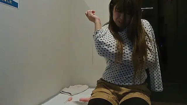 Snapshot of SAKI_saki_01 chatting on 12/04/25, 11:19 SAKI saki 01 online show from 12/04/25, 11:19