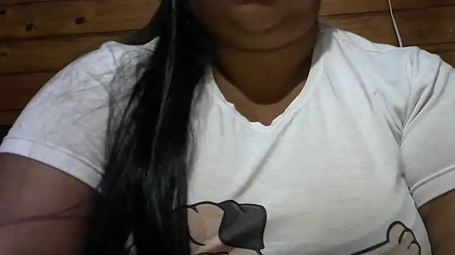 Snapshot of MARRENTINHA34 chatting on 03/04/26, 12:00 MARRENTINHA34 online show from 03/04/26, 12:00