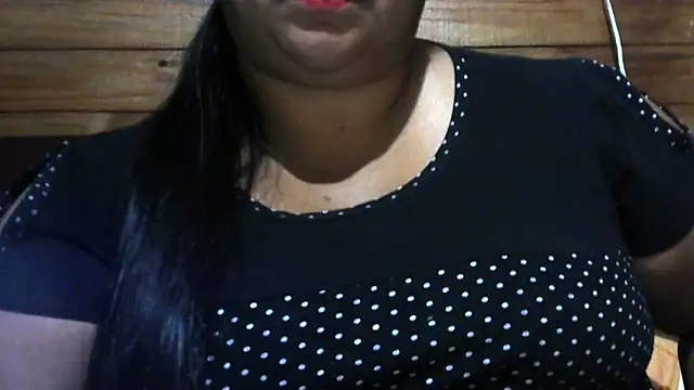 Snapshot of MARRENTINHA34 chatting on 03/12/26, 10:27 MARRENTINHA34 online show from 03/12/26, 10:27