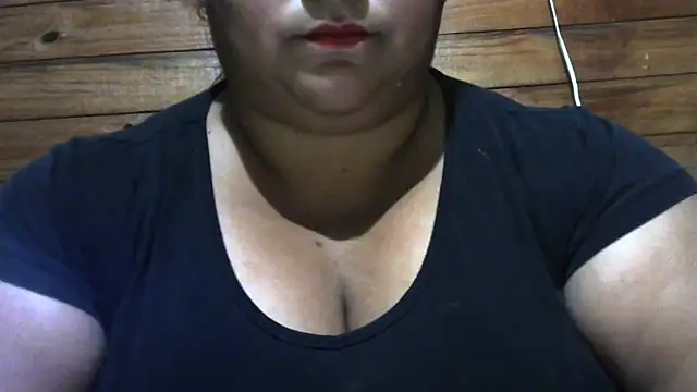 Snapshot of MARRENTINHA34 chatting on 03/17/26, 01:25 MARRENTINHA34 online show from 03/17/26, 01:25