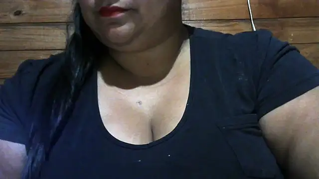 Snapshot of MARRENTINHA34 chatting on 03/18/26, 01:25 MARRENTINHA34 online show from 03/18/26, 01:25