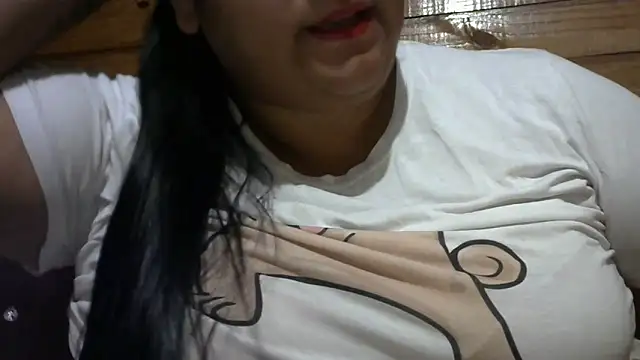 Snapshot of MARRENTINHA34 chatting on 03/21/26, 12:43 MARRENTINHA34 online show from 03/21/26, 12:43