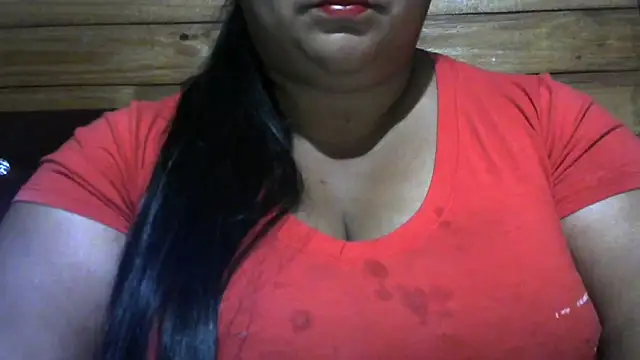 Snapshot of MARRENTINHA34 chatting on 04/08/26, 10:43 MARRENTINHA34 online show from 04/08/26, 10:43