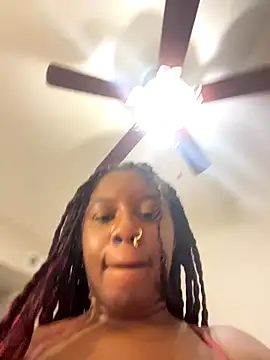 Snapshot of MsSuperWettt chatting on 09/28/25, 05:57 MsSuperWettt online show from 09/28/25, 05:57