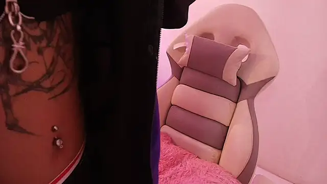 Snapshot of Sheilly_brown chatting on 10/01/25, 07:42 Sheilly brown online show from 10/01/25, 07:42