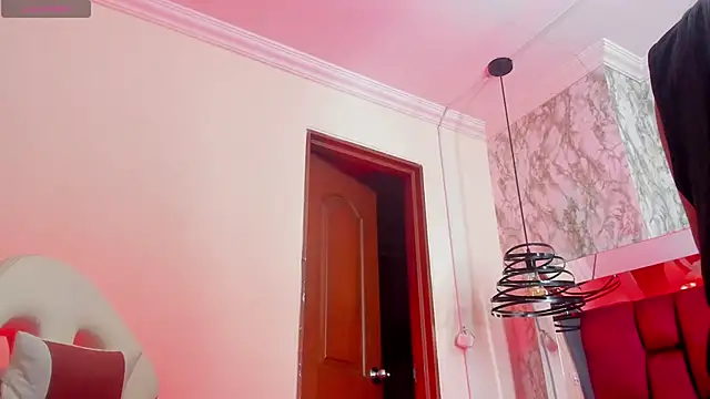 Snapshot of Sheilly_brown chatting on 12/18/25, 07:31 Sheilly brown online show from 12/18/25, 07:31