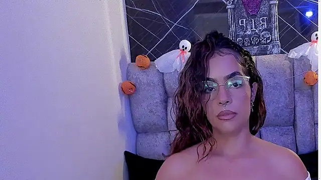 roxanne dl online show from 10/14/25, 04:52