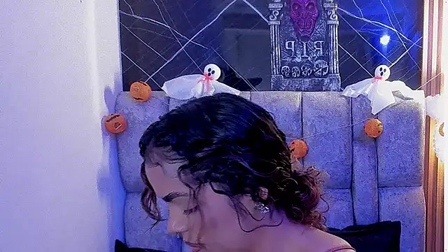 roxanne dl online show from 10/16/25, 04:41