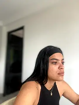 JuanitaMore01 online show from 11/09/25, 07:56