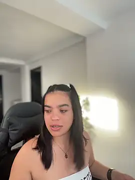 JuanitaMore01 online show from 03/27/26, 10:09