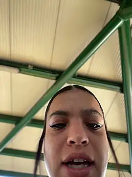 JuanitaMore01 online show from 04/16/26, 09:39